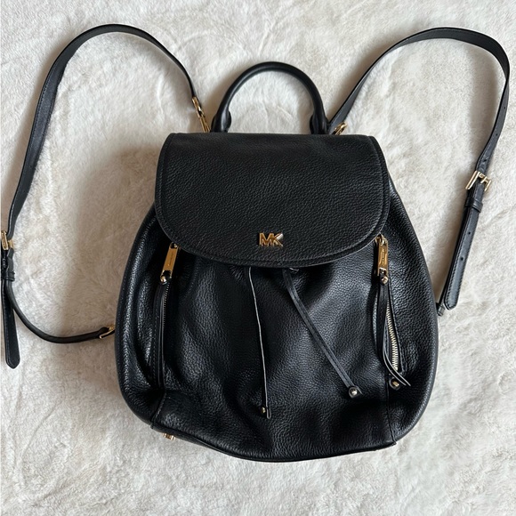 Michael Kors convertible backpack - Picture 2 of 7